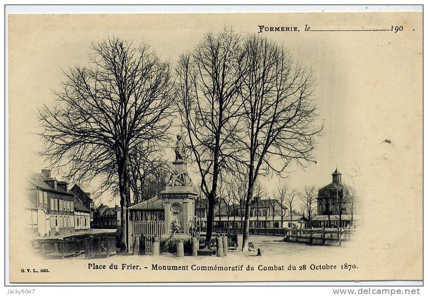 Formerie -  (oise) -    Place Du Fryer - Monument Commémoratif Du Combat Du 28 Octobre 1870 - Formerie