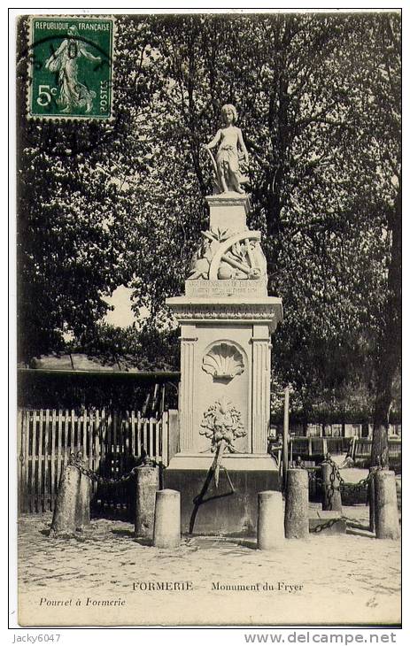 Formerie -  (oise) -    Monument  Du Fryer - Formerie