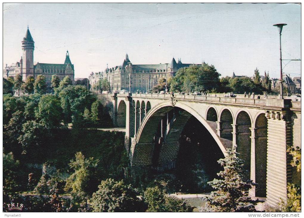 Cp , LUXEMBOURG , LUXEMBOURG , Pont Adolphe , Caisse D'Épargne Et Siège De La C.E.C.A. - Luxembourg - Ville