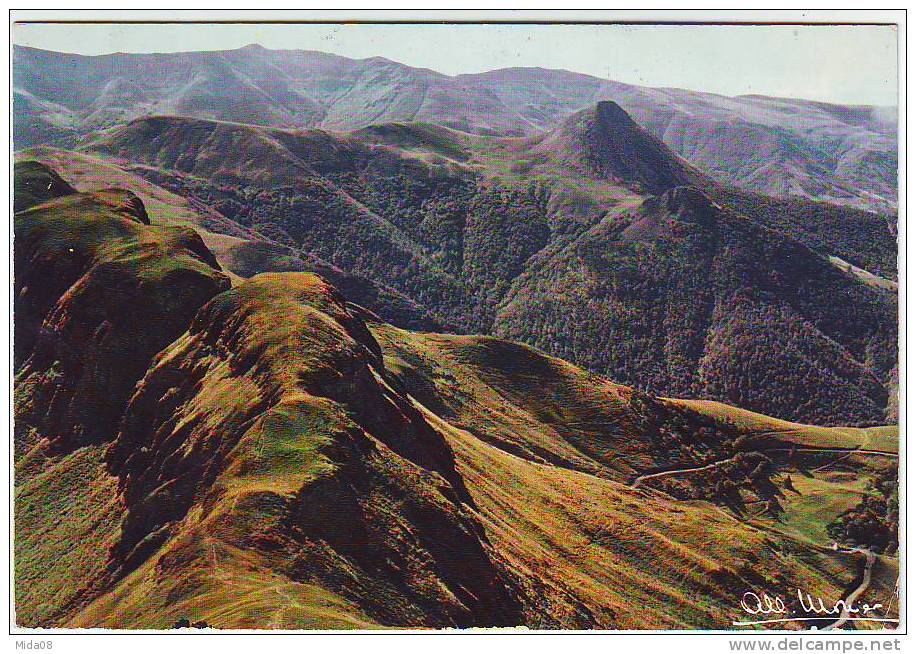 Monts Du CANTAL. VALLEE DE MANDAILLES. LE PUY GRIOU. LE PLOMB DU CANTAL Par ALBERT MONIER .a 10.522 - Monier