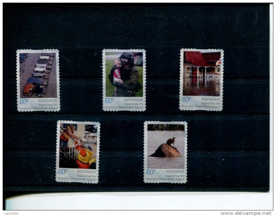 (130) Australian Stamps - Queensland Flood Relief Charity Appeal Stamps - - Usados