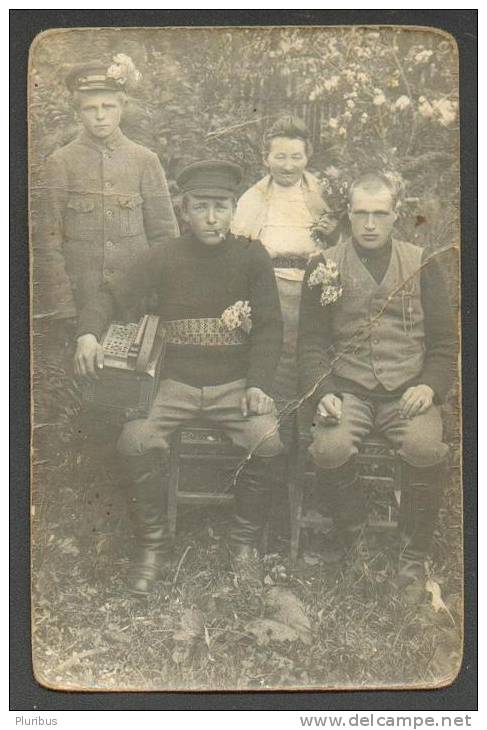 IMP. RUSSIA, SMOKING MAN WITH ACCORDION ,  OLD REAL PHOTO POSTCARD - Musique