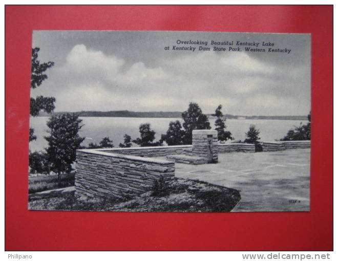 Kentucky >   Overlooking Beautiful Kentucky Lake At Kentucky Dam Sate Park        === Ref 263 - Autres & Non Classés