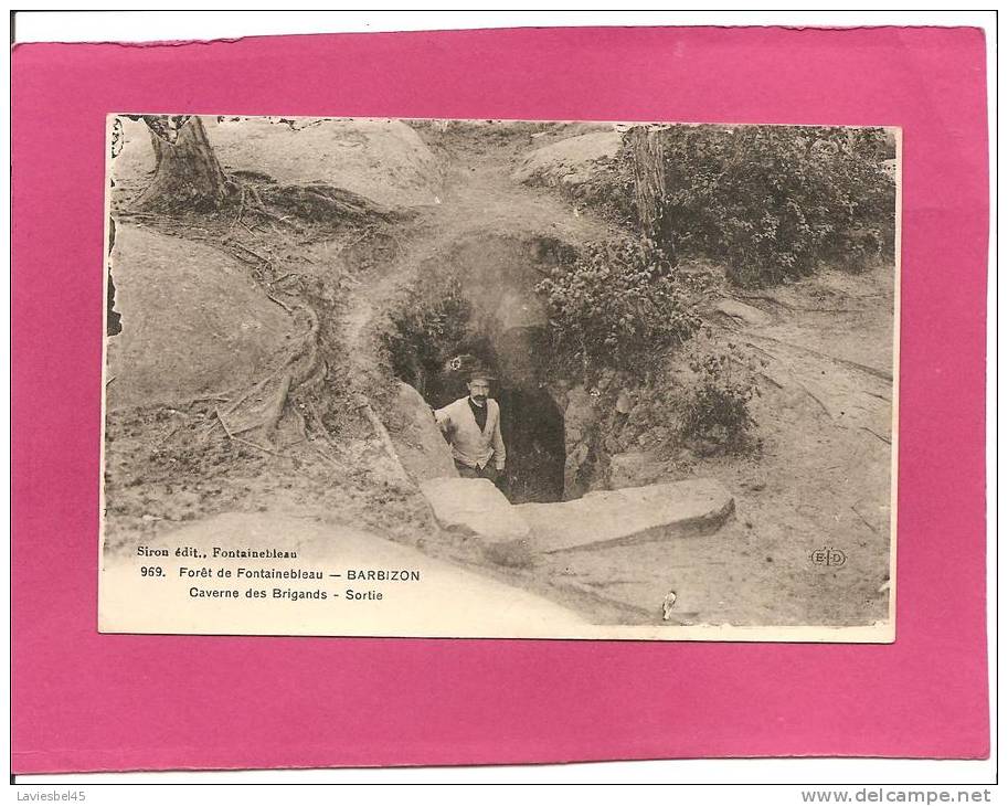 Dept 77 (Seine Et Marne) - BARBIZON . FORET DE FONTAINEBLEAU N° 969 . CAVERNE DES BRIGANTS . SORTIE - Barbizon