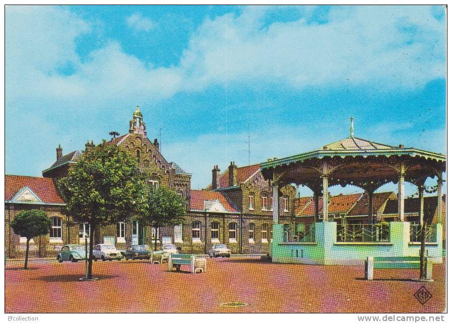 Saint Pol Sur Mer,Nord,l´hotel De Ville Et Le Kiosque à Musique,automobiles Anciennes,Petite Synthe,Fort Mardyck - Saint Pol Sur Mer