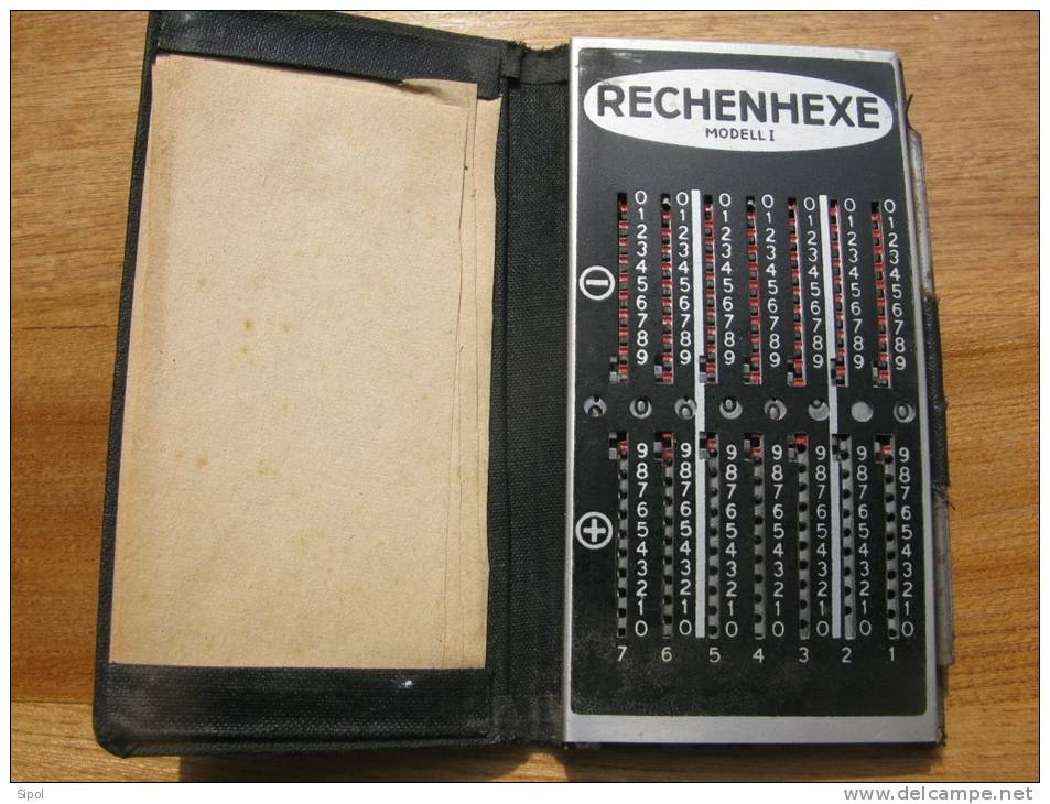 Rechen Hexe La Sorcière Du Calcul Ancêtre De La Calculette  Allemande Des Années 1960.....avec Son Stylet - Andere Toestellen