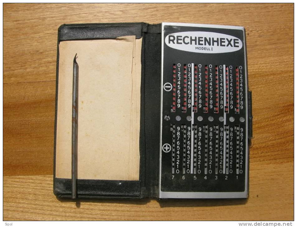 Rechen Hexe La Sorcière Du Calcul Ancêtre De La Calculette  Allemande Des Années 1960.....avec Son Stylet - Andere Toestellen