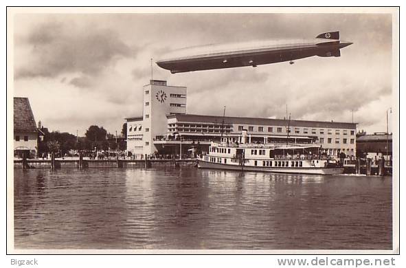 AK Friedrichshafen Zeppelin über Hafenbahnhof Gelaufen - Airships