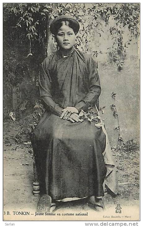 TONKIN , Jeune Femme En Costume National , * 122 79 - Vietnam