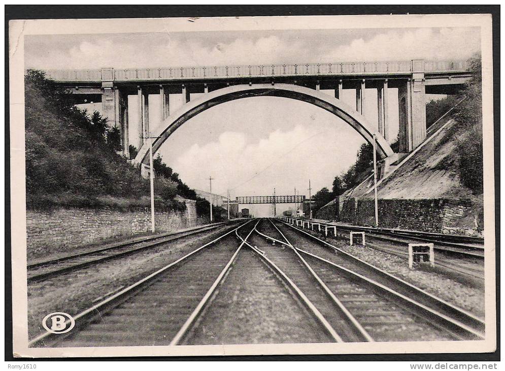 Mont-Saint-Guibert - Le Viaduc. Chemin De Fer. Voyagée. 2 Scans. - Mont-Saint-Guibert