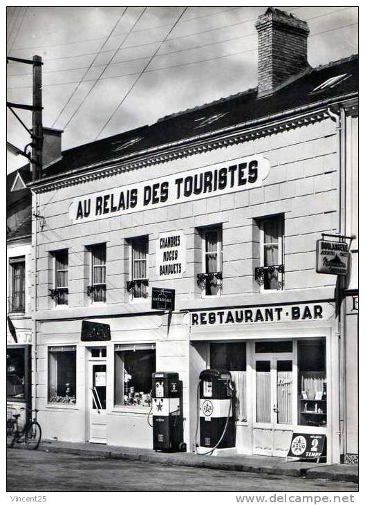 LA FRESNAYE SUR CHEDOUET AU RELAIS DES TOURISTES RESTAURANT BAR POMPE A ESSENCES EPICERIE ANTARGAZ AZUR GARAGE BOULANGER - La Fresnaye Sur Chédouet