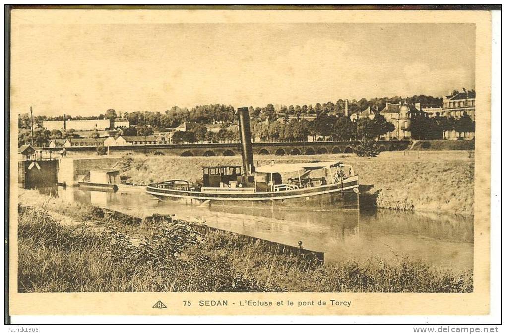 CPA  Péniche Au Pont De Torcy, SEDAN  4824 - Chiatte, Barconi