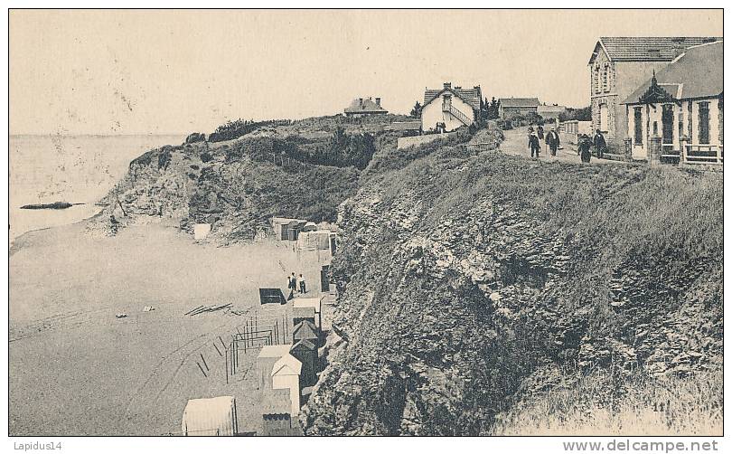 AA 757 /  CPA - SAINT MICHEL  CHEF CHEF   (44) LA PLAGE ET LA ROUTE SUR LA FALAISE - Saint-Michel-Chef-Chef