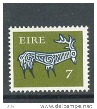 1974 IRELAND 7 P. DEFINITIVE STAMP WITH WATERMARK MICHEL: 299X MNH ** - Neufs