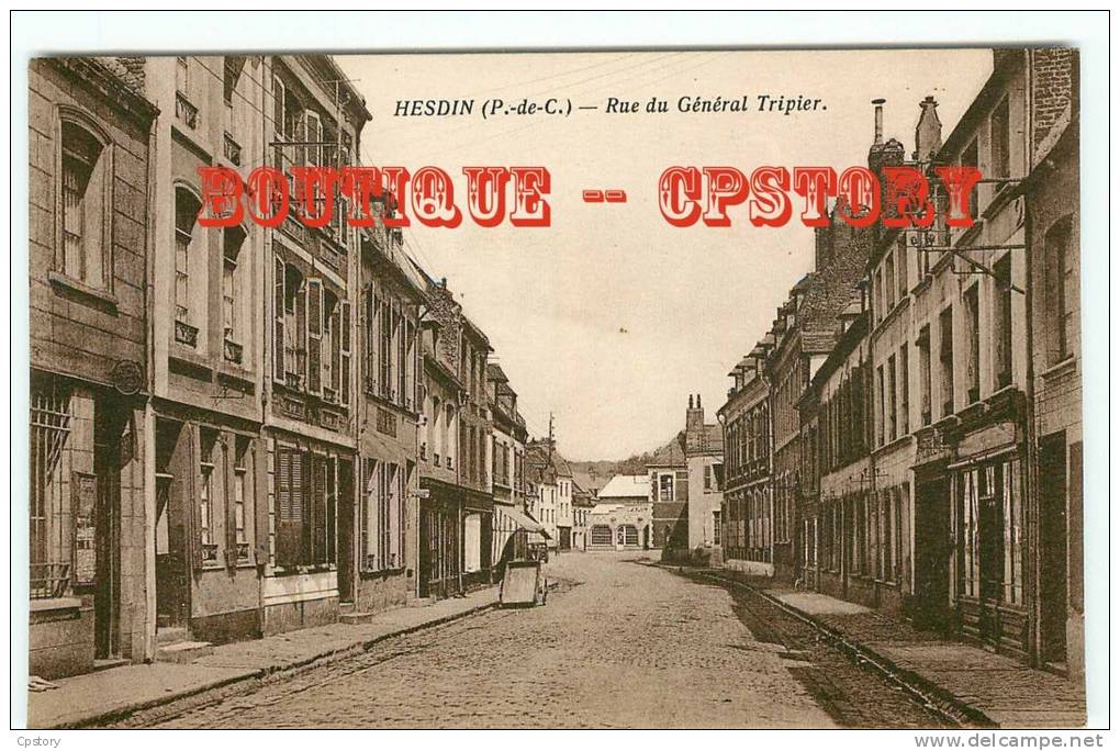 62 - HESDIN - Visuel Unique Sur D* - Rue Du Général Tripier - Dos Scané - Hesdin