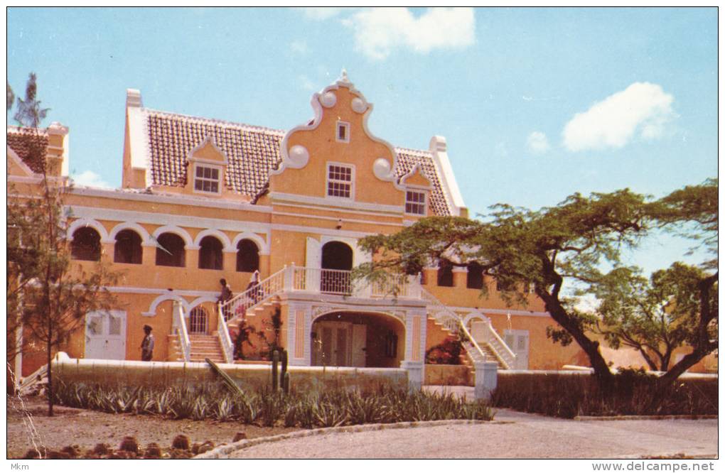 Old Building In Formerly All-residential Scharloweg - Curaçao