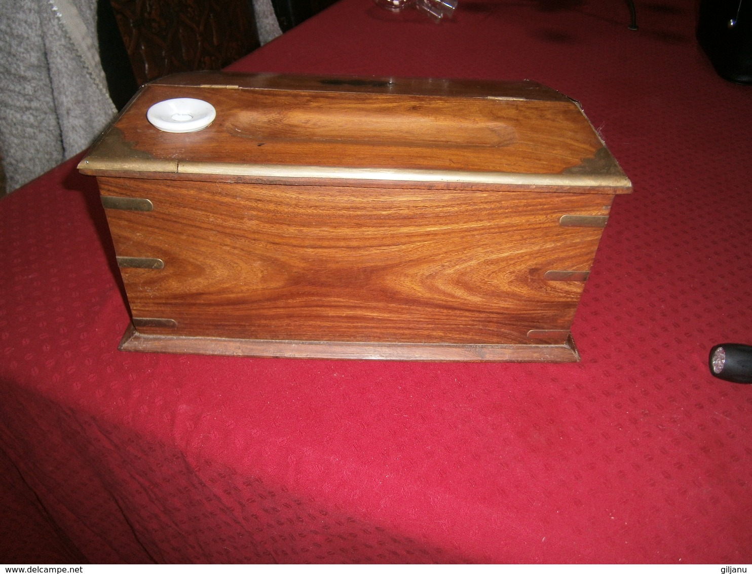 ANCIEN PUPITRE AVEC ENCRIER FIN XIX SIECLE AVEC CLE - Boxes