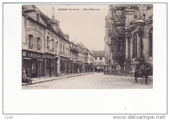 Carte 1915 HOUDAN / RUE D'EPERNON (magasins Confection,menuiserie...) - Houdan