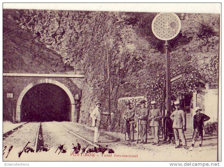 CPA, France, Pyrénée Orientale;66, Catalogne, Frontière Espagnole Port-Bou.. ..Tunnel Internationale,Douane - Other & Unclassified