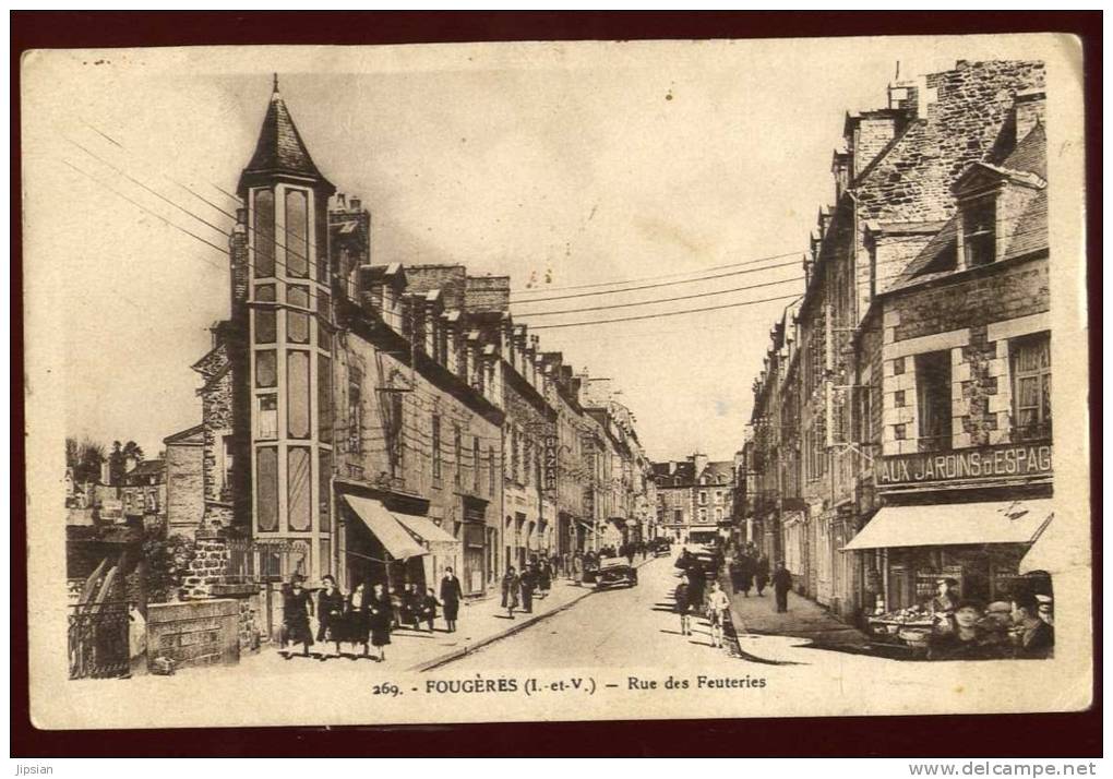 Cpa Du 35 Fougères Rue Des Feuteries  NAT17 - Fougeres