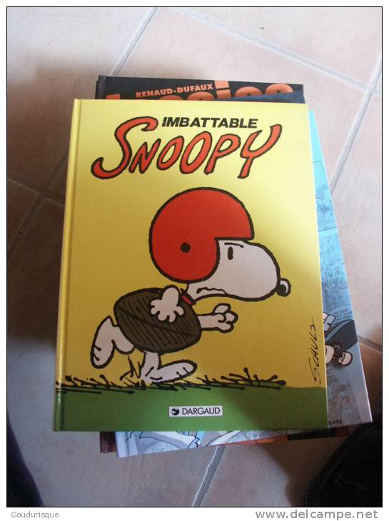 SNOOPY T4 IMBATTABLE SNOOPY      SCHULZ - Snoopy