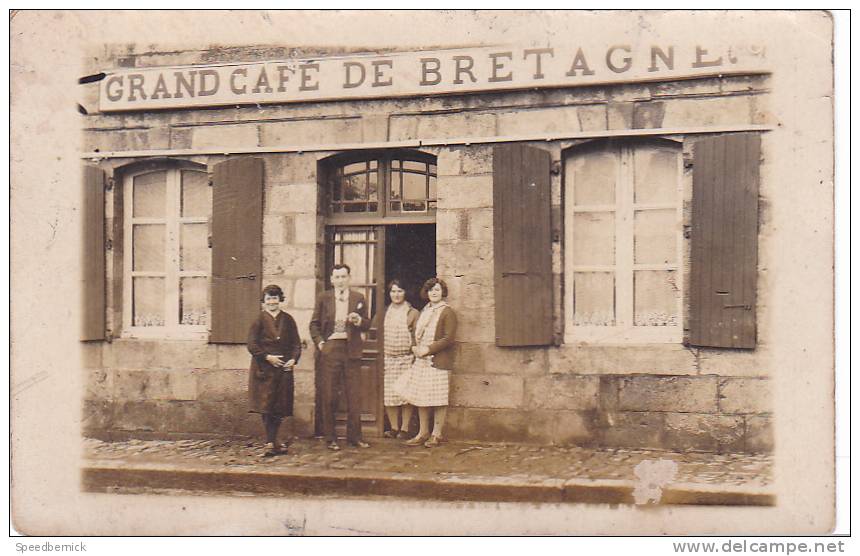 18322 Carte Photo à Identifier : Grand Café De Bretagne . Année 30 Sans Doute . - Bretagne