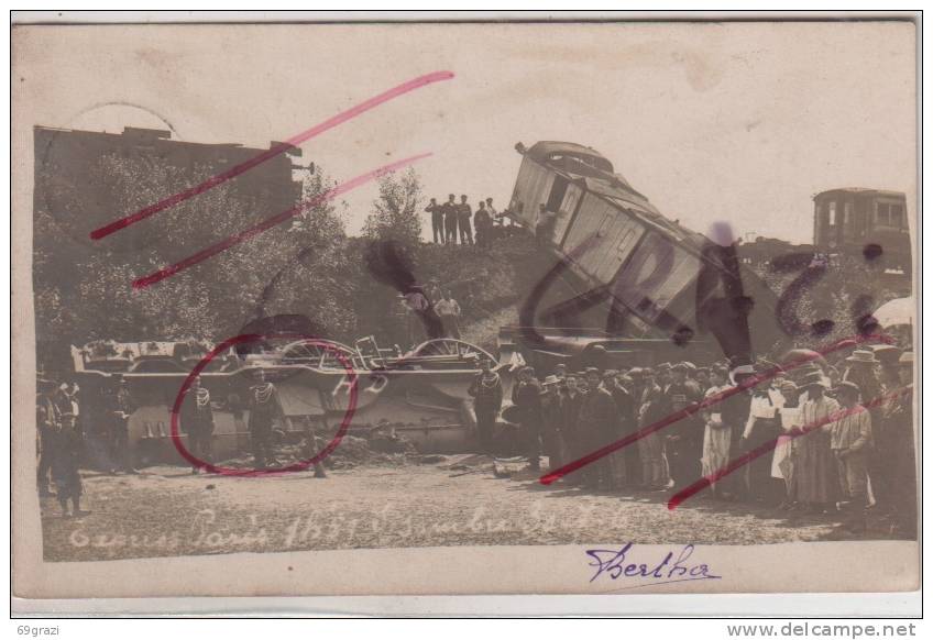 Solre Sur Sambre Déraillement Du Train Le 6 Juillet 1907  Gendarmes Devant La Loco TOP Photo Carte - Merbes-le-Château