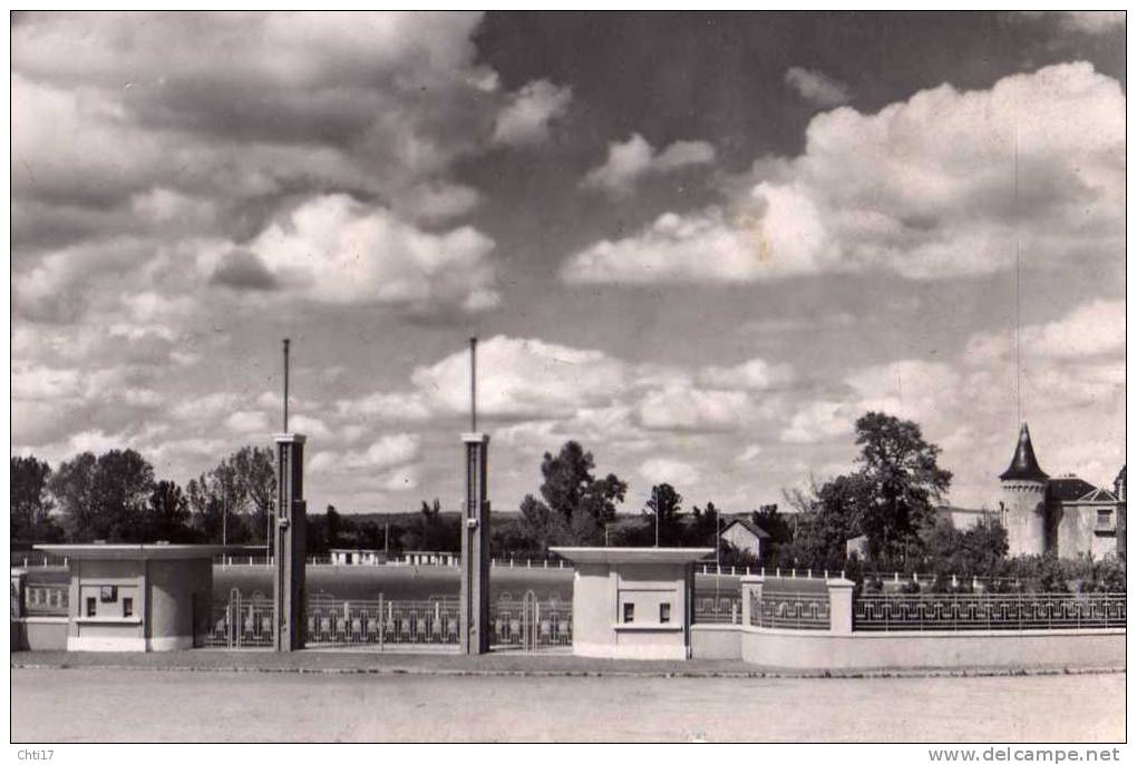 GUERET ENTREE DU STADE CIRC 1955  EDIT M CARRIERE - Guéret