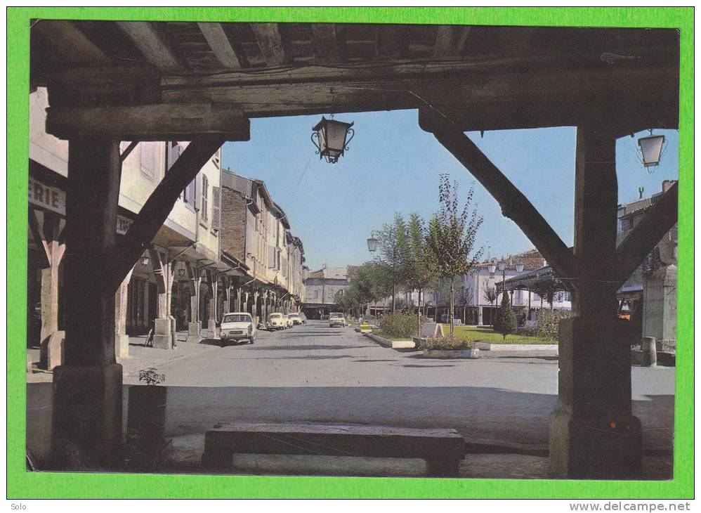 MIREPOIX - Les Couverts (Voiture : Peugeot 404) - Mirepoix