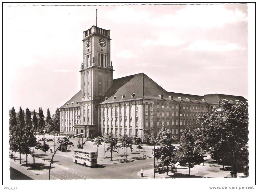 Germany - Berlin - Rathaus Schöneberg - Bus - Schoeneberg