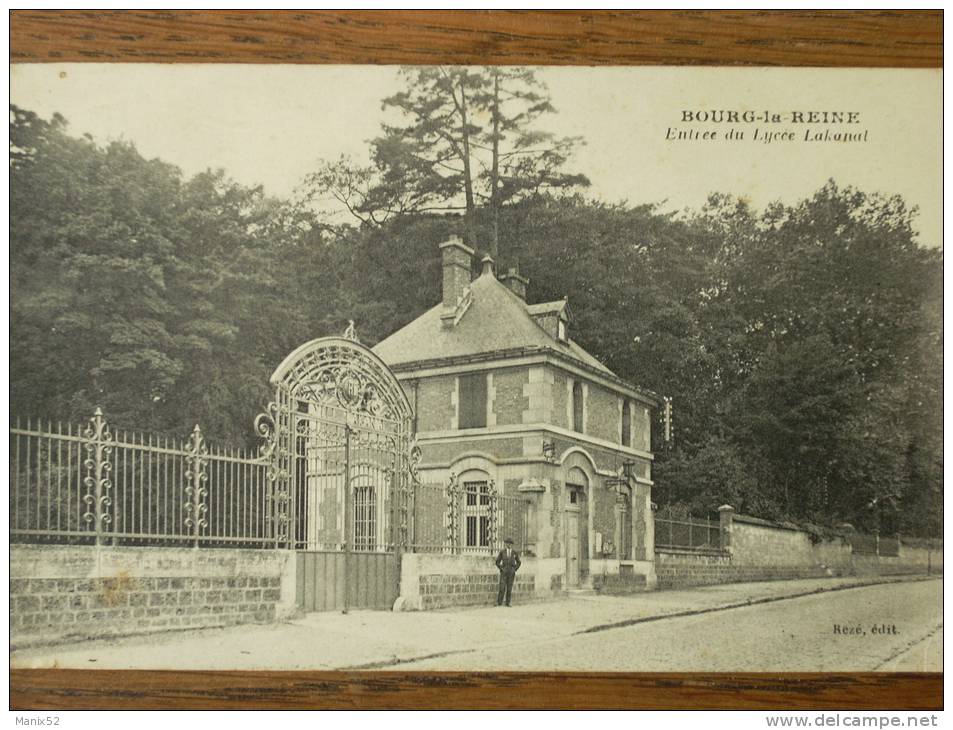 92 - BOURG LA REINE - Entrée Du Lycée Lakanal (animée) - Bourg La Reine