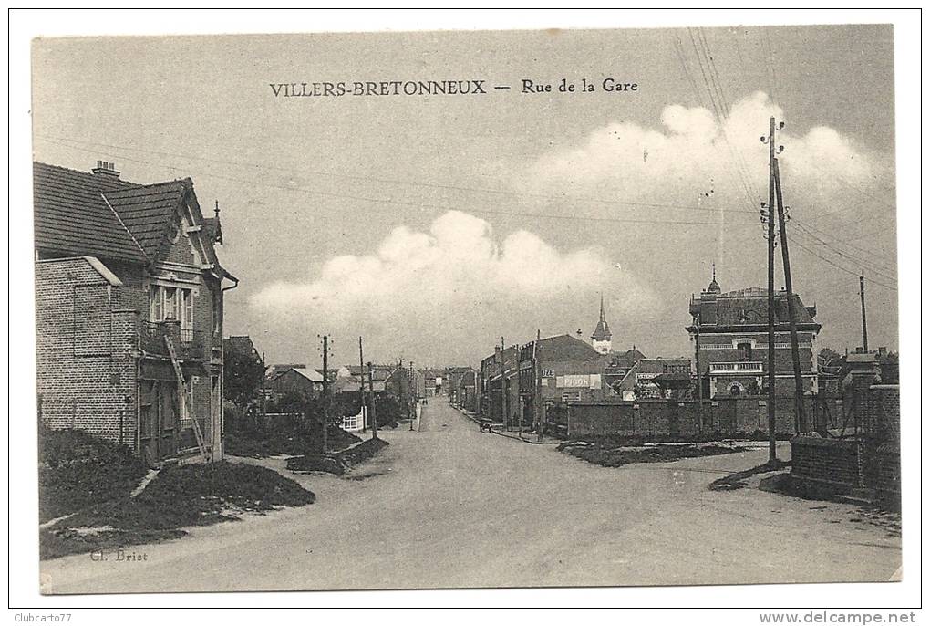 Villers-Bretonneux (80) : La Rue De La Gare Env 1920 (animée) . - Villers Bretonneux