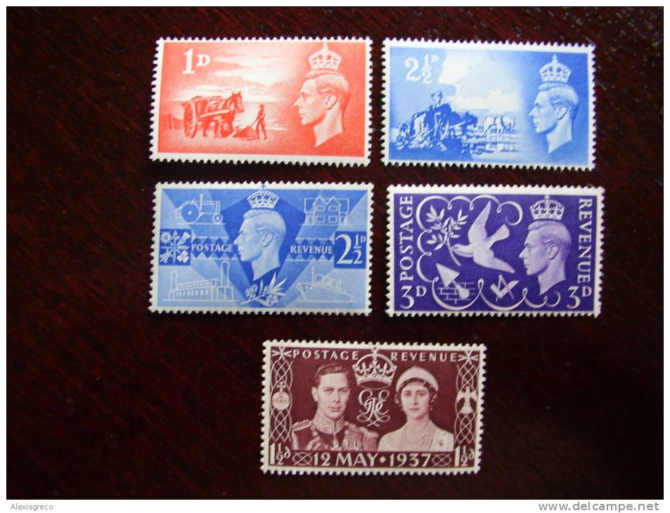 G.B. THREE EARLY COMMEMORATIVE SETS Between 1937-1948. - Neufs