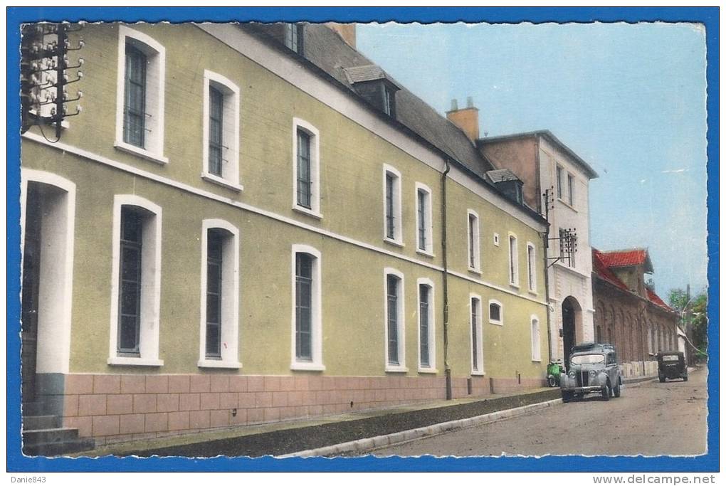 CPSM - PAS DE CALAIS - FRESSIN - L´ECOLE MENAGERE - VEHICULES DONT JUVA 4 - CIM / 2491 - Andere & Zonder Classificatie