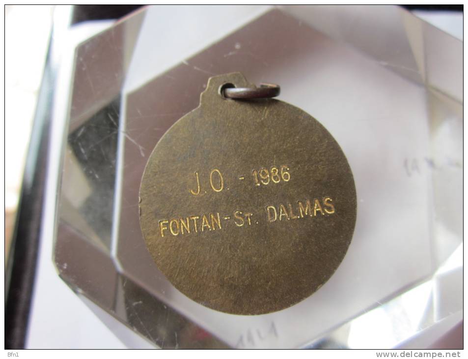 MEDAILLE  "J O " 1986 FONTAN St DALMAS - Professionnels / De Société
