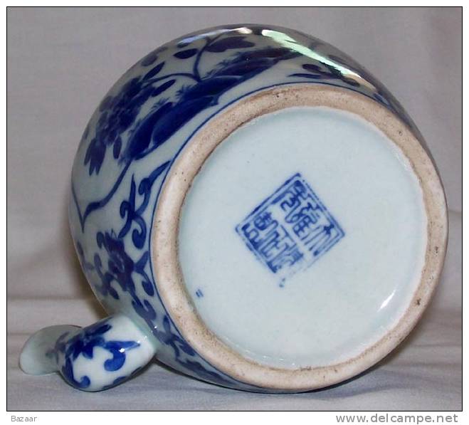 CHINA: Teapot White And Blue - Arte Asiatica