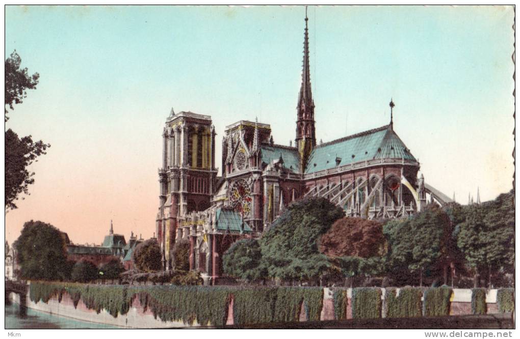 La Cathédrale - Notre-Dame De Paris