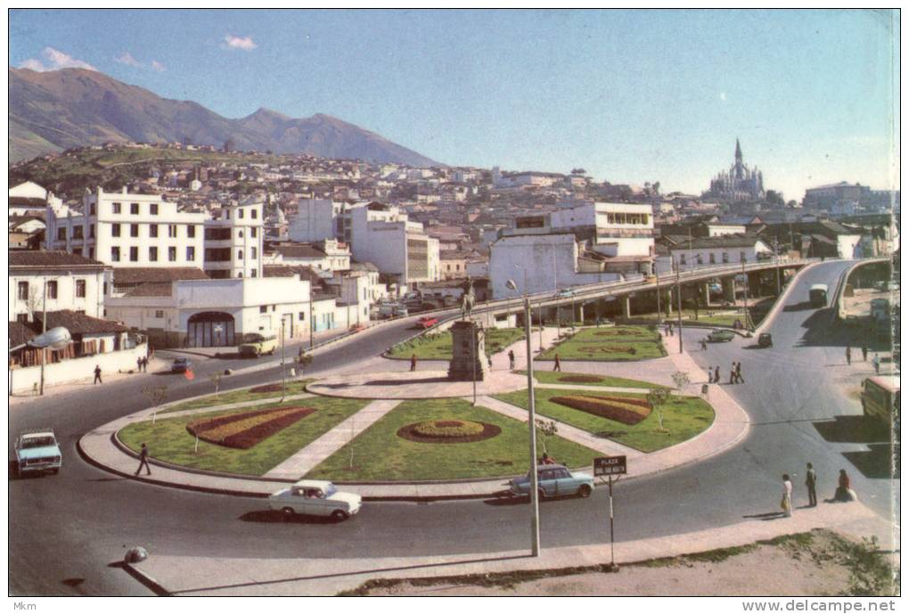 Hermosa Vista De La Plaza San Martin - Ecuador