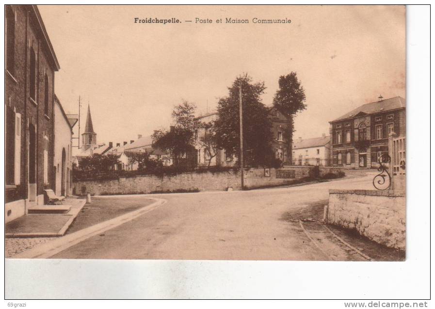 Froidchapelle  Poste Et Maison Communale - Froidchapelle