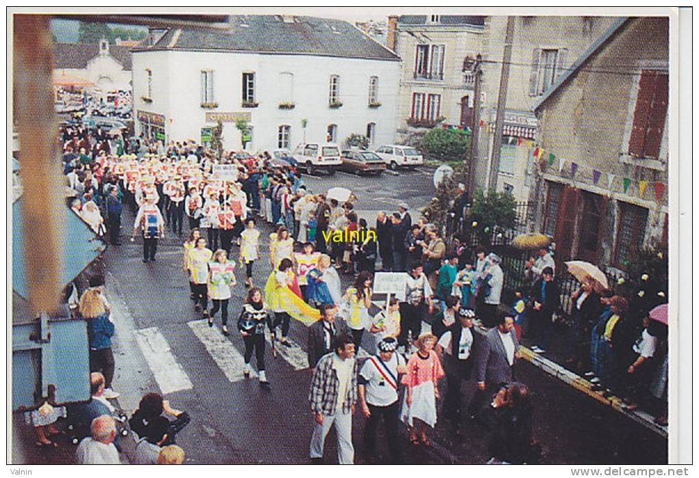 Is Sur Tille 1er Festival Des Mots Croisés Le Defilé - Is Sur Tille