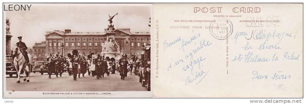 CPSM 9X14 PHOTO  De LONDON -  BUCKINGHAM PALACE & VICTORIA MEMORIAL - 1951 édit BORCHAM... - Buckingham Palace