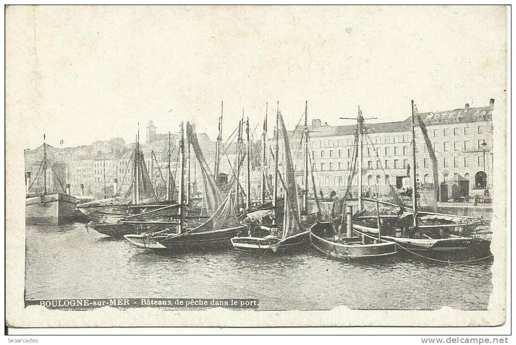 BOULOGNE SUR MER, BÂTEAUX DE PÊCHE DANS LE PORT - Boulogne Sur Mer