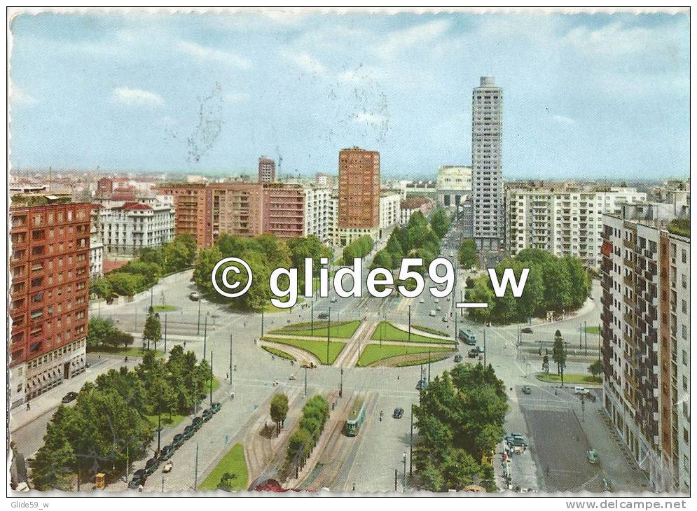 MILANO - Piazza Della Republica Nuovo Grattacielo - Sailing