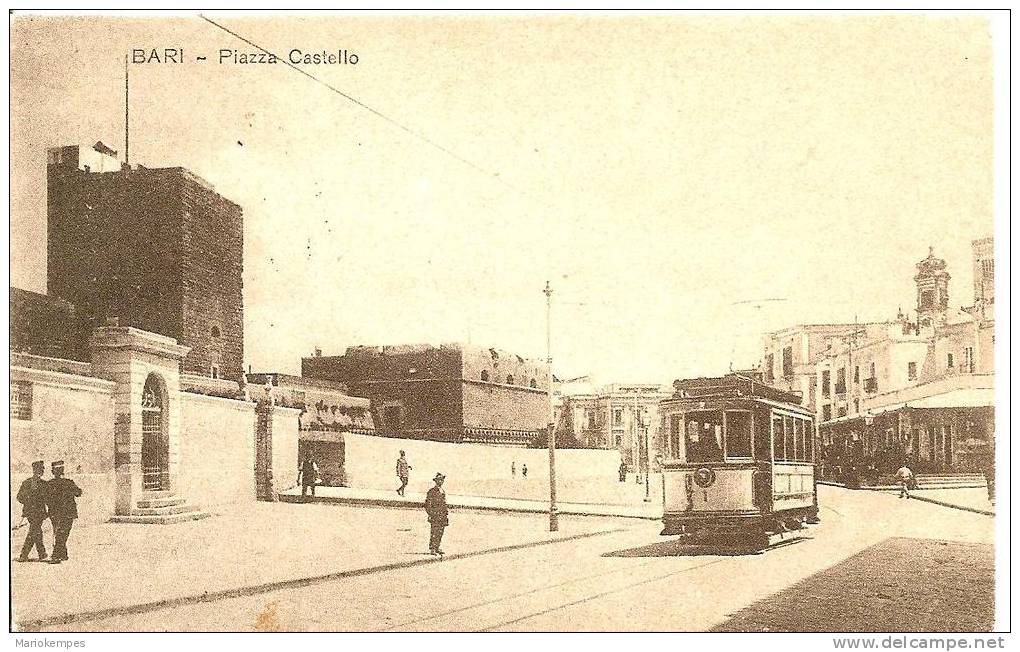 BARI  -  Piazza Castello - Bari