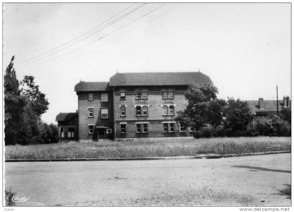 LONGUEAU  (Somme)  -  Ecole S.N.C.F. - Longueau