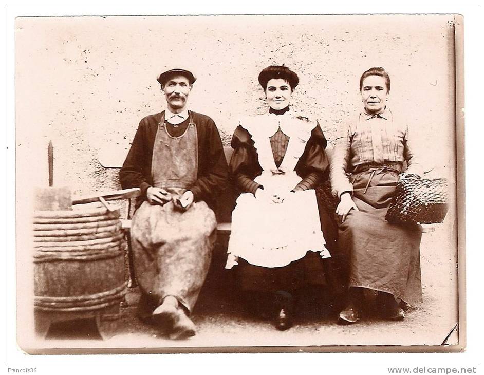 Artisans Avec Tabliers à Côté D'une Presse  à Paris - Photo 1906 Millerioux - Professions