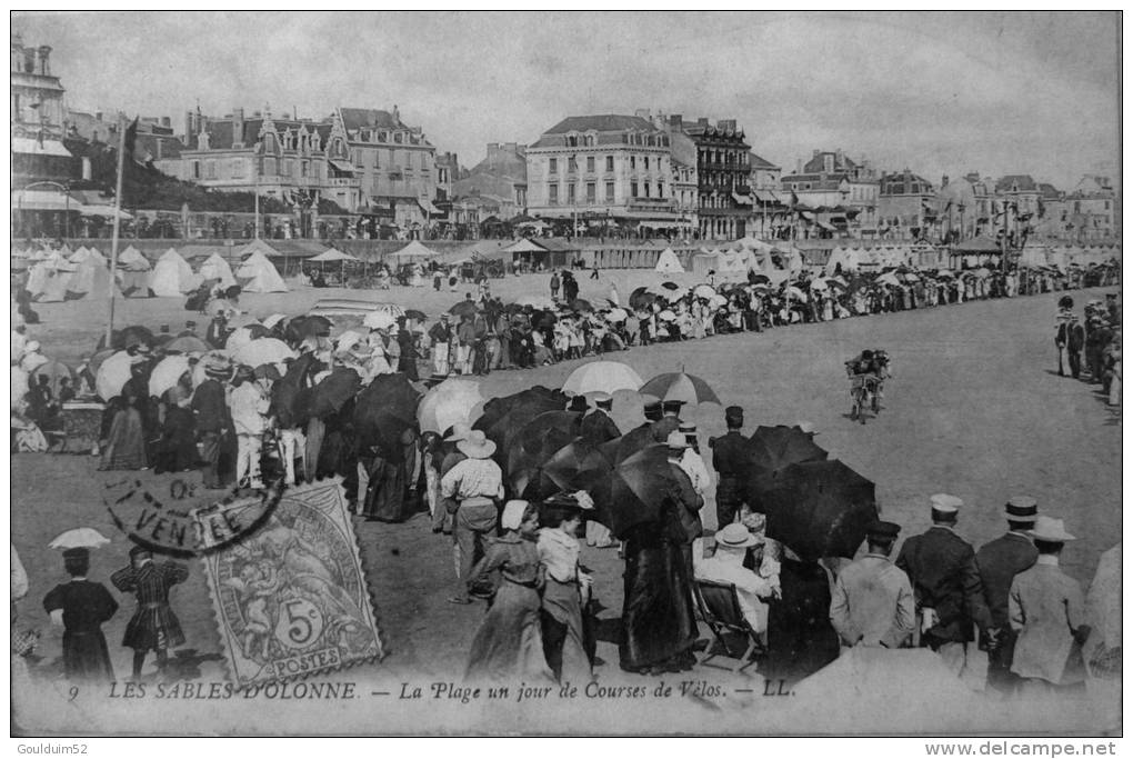 La Plage Un Jour De Courses De Vélos - Sables D'Olonne