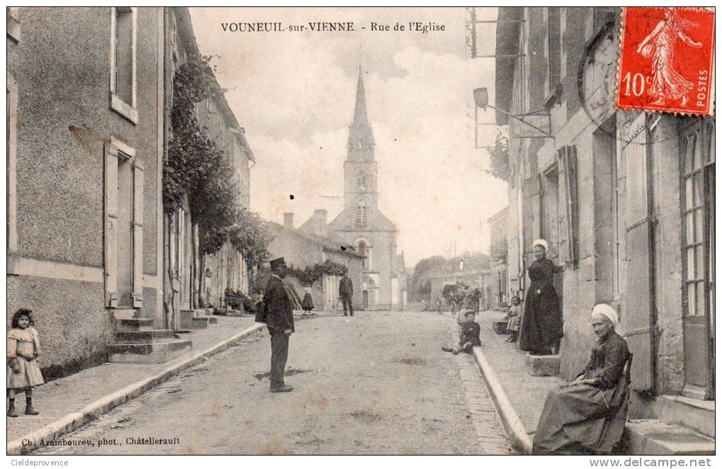 VOUNEUIL-sur-VIENNE. Rue De L’Église. (facteur, Enfants Attelage, Animation). - Vouneuil Sur Vienne