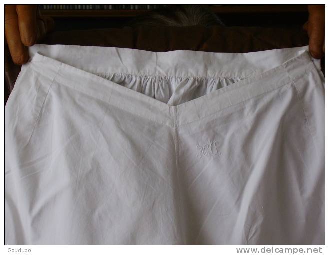 Culotte De Coton, Monogramme N.C, Dentelle Anglaise Avec Fin Liseré , Photos. - Lingerie