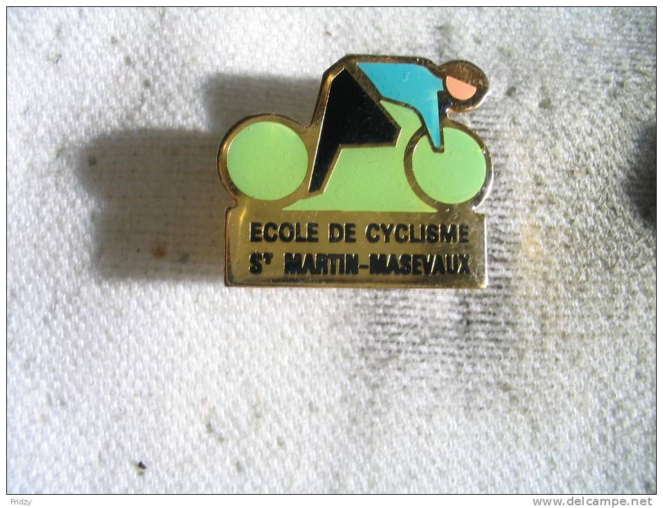 Pin´s Vélo, Cyclisme:  Ecole De Cyclisme Saint Martin De La Ville De MASEVAUX - Wielrennen